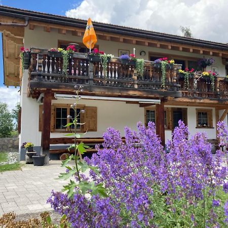 Ferienwohnung Uf Z'Enisch Klosters Bagian luar foto