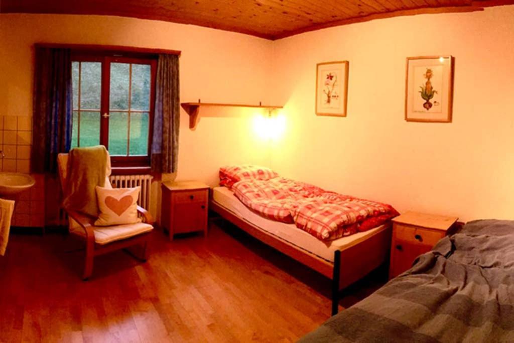 Ferienwohnung Uf Z'Enisch Klosters Bagian luar foto