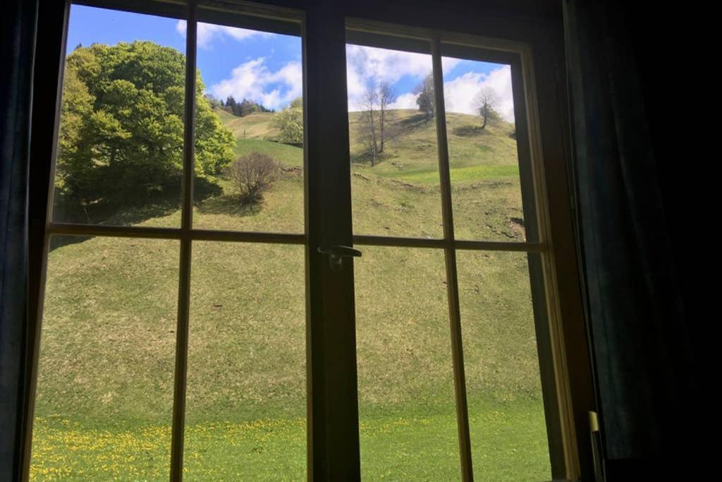 Ferienwohnung Uf Z'Enisch Klosters Bagian luar foto