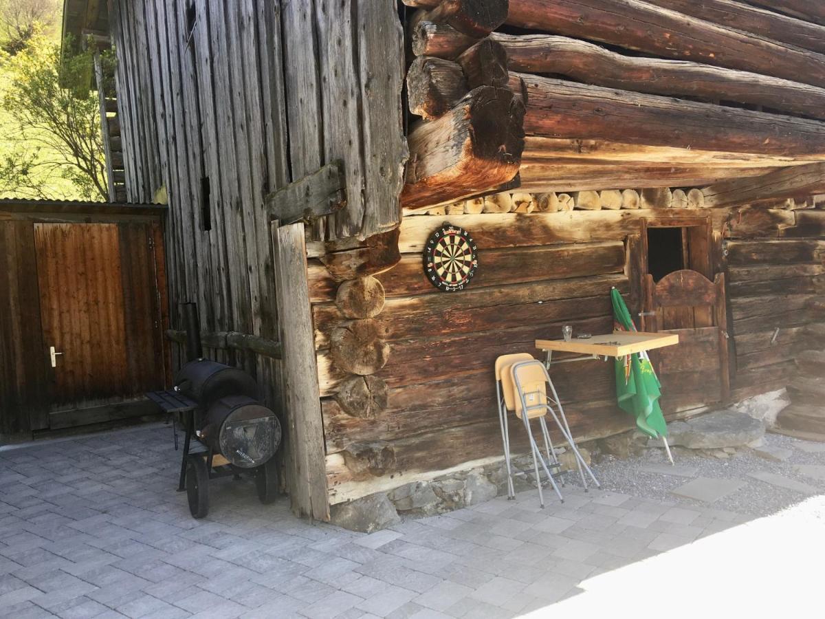 Ferienwohnung Uf Z'Enisch Klosters Bagian luar foto
