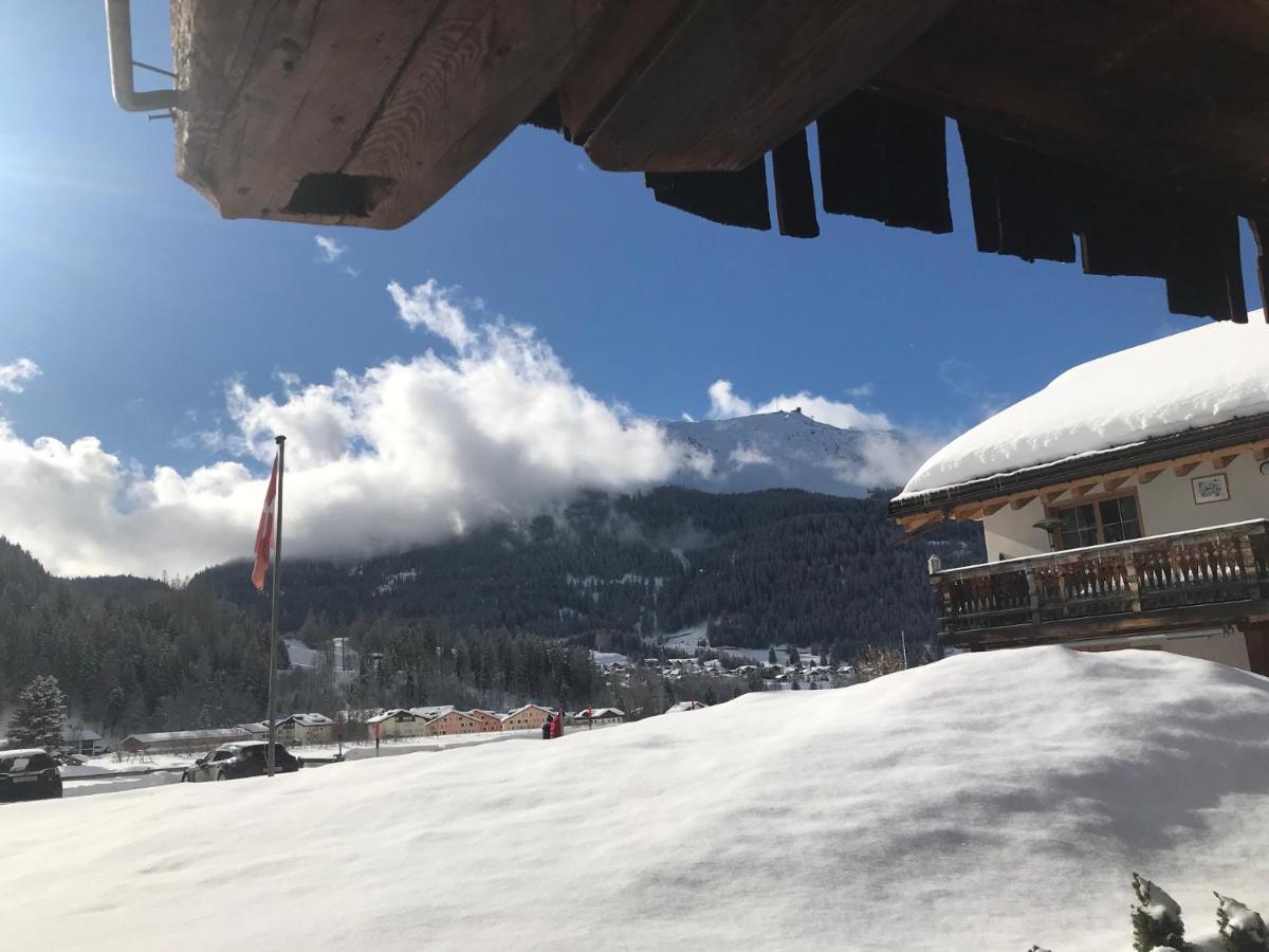Ferienwohnung Uf Z'Enisch Klosters Bagian luar foto