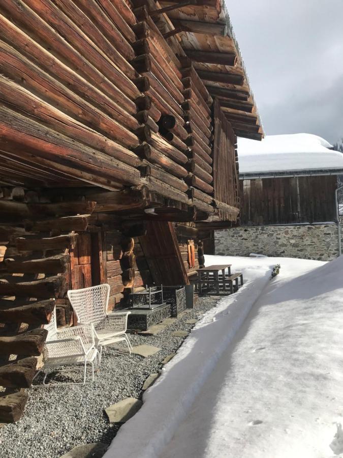 Ferienwohnung Uf Z'Enisch Klosters Bagian luar foto