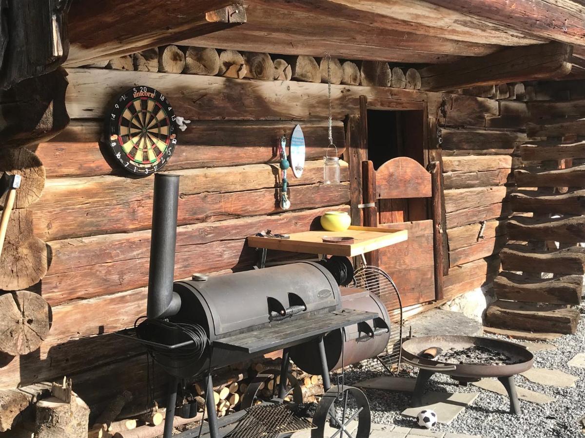 Ferienwohnung Uf Z'Enisch Klosters Bagian luar foto