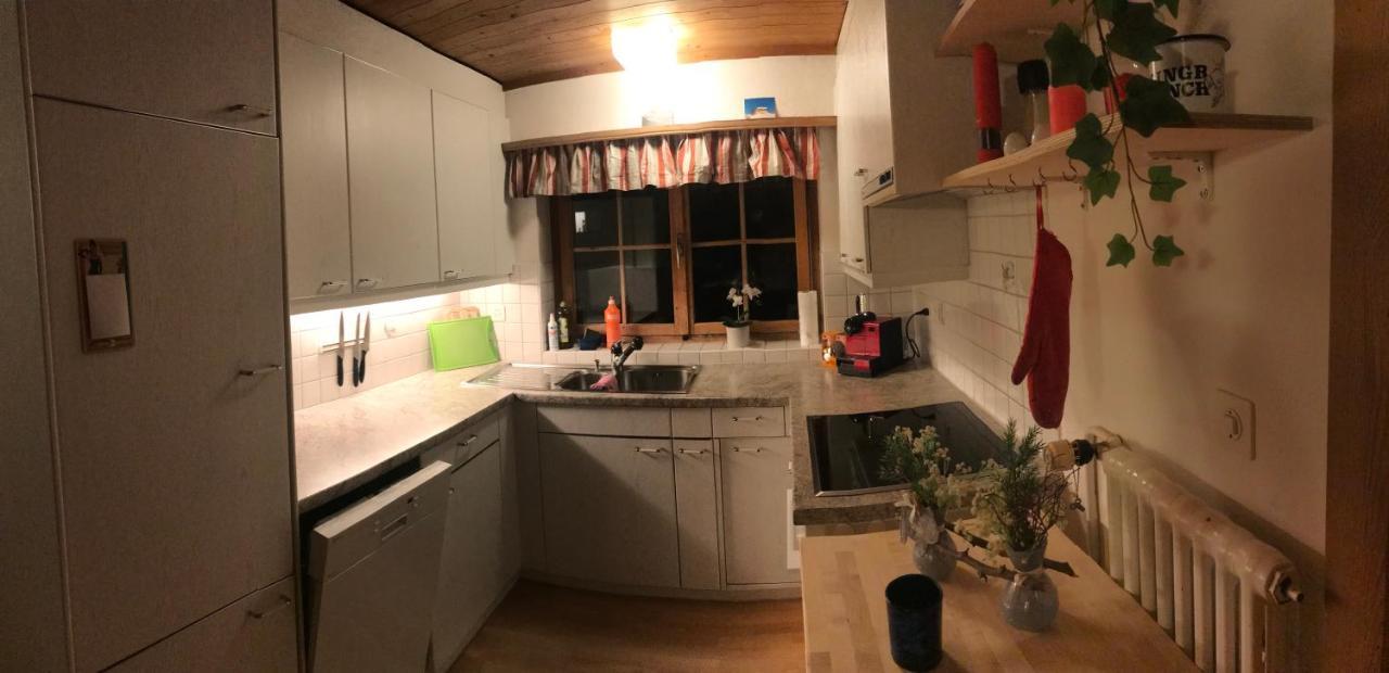 Ferienwohnung Uf Z'Enisch Klosters Bagian luar foto