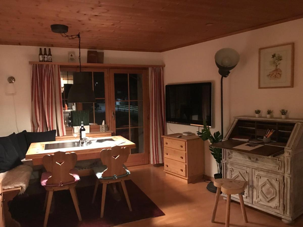 Ferienwohnung Uf Z'Enisch Klosters Bagian luar foto