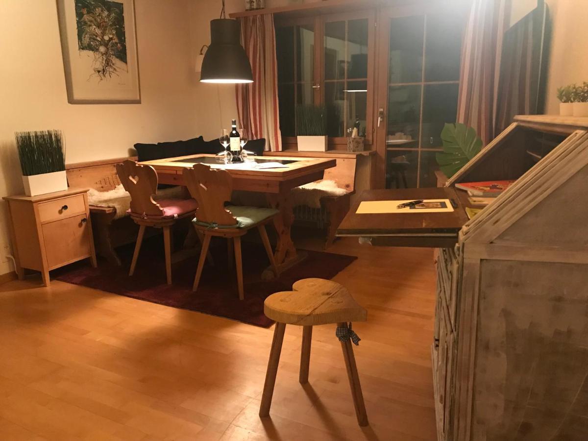 Ferienwohnung Uf Z'Enisch Klosters Bagian luar foto