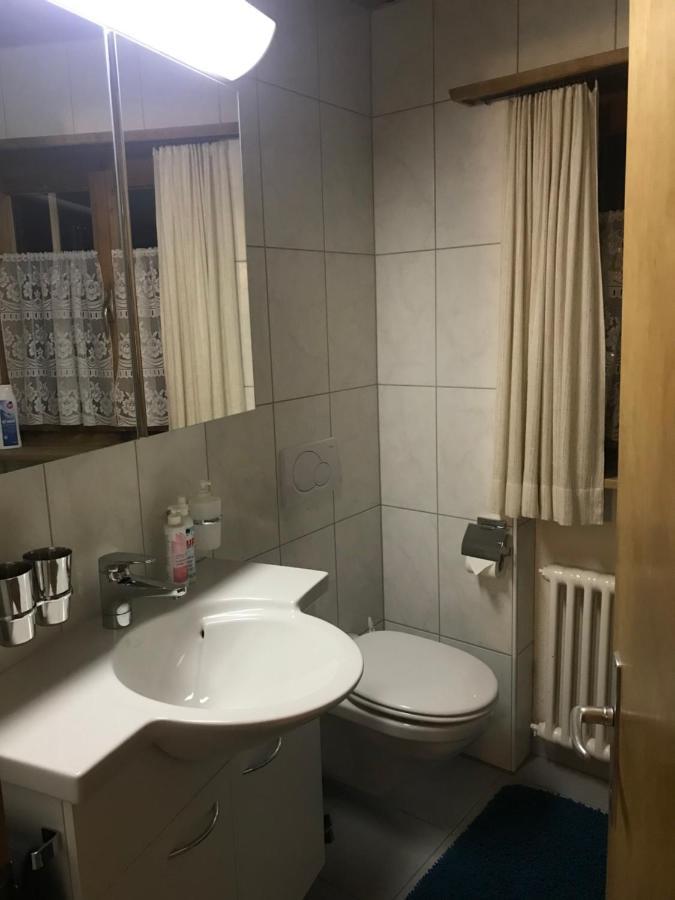 Ferienwohnung Uf Z'Enisch Klosters Bagian luar foto