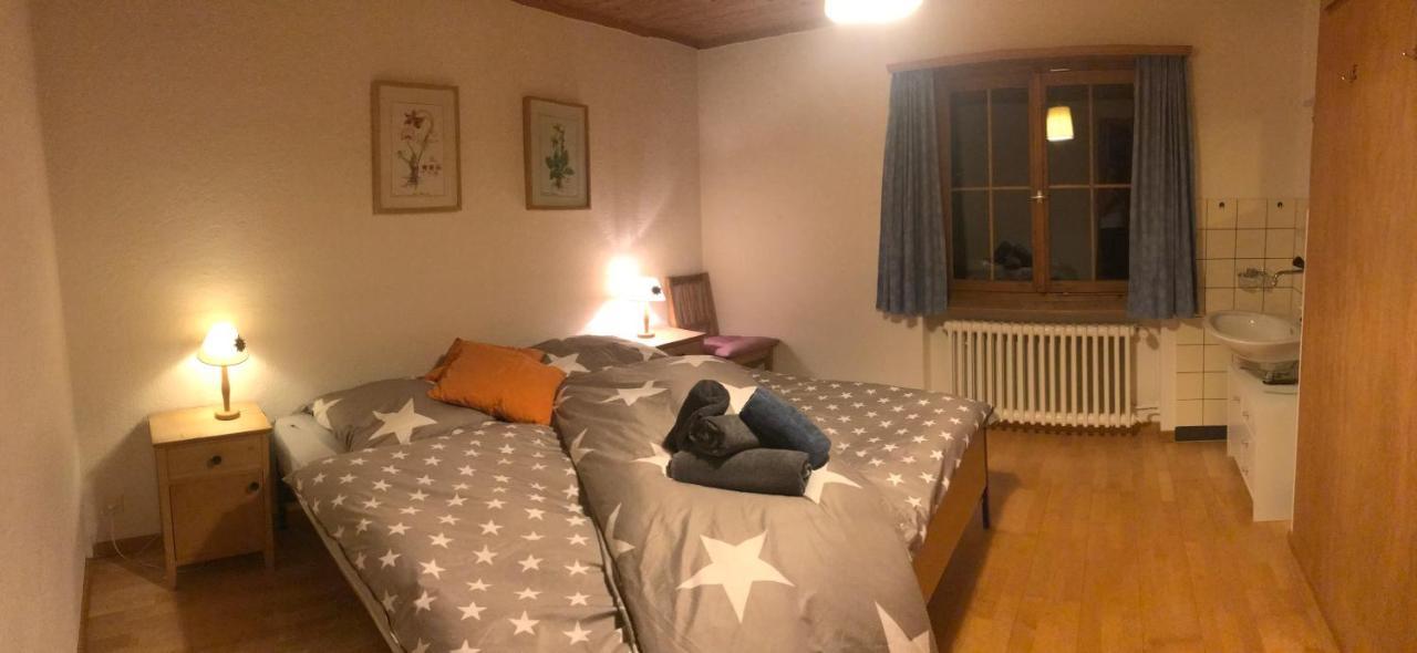 Ferienwohnung Uf Z'Enisch Klosters Bagian luar foto