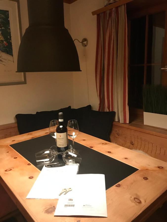 Ferienwohnung Uf Z'Enisch Klosters Bagian luar foto