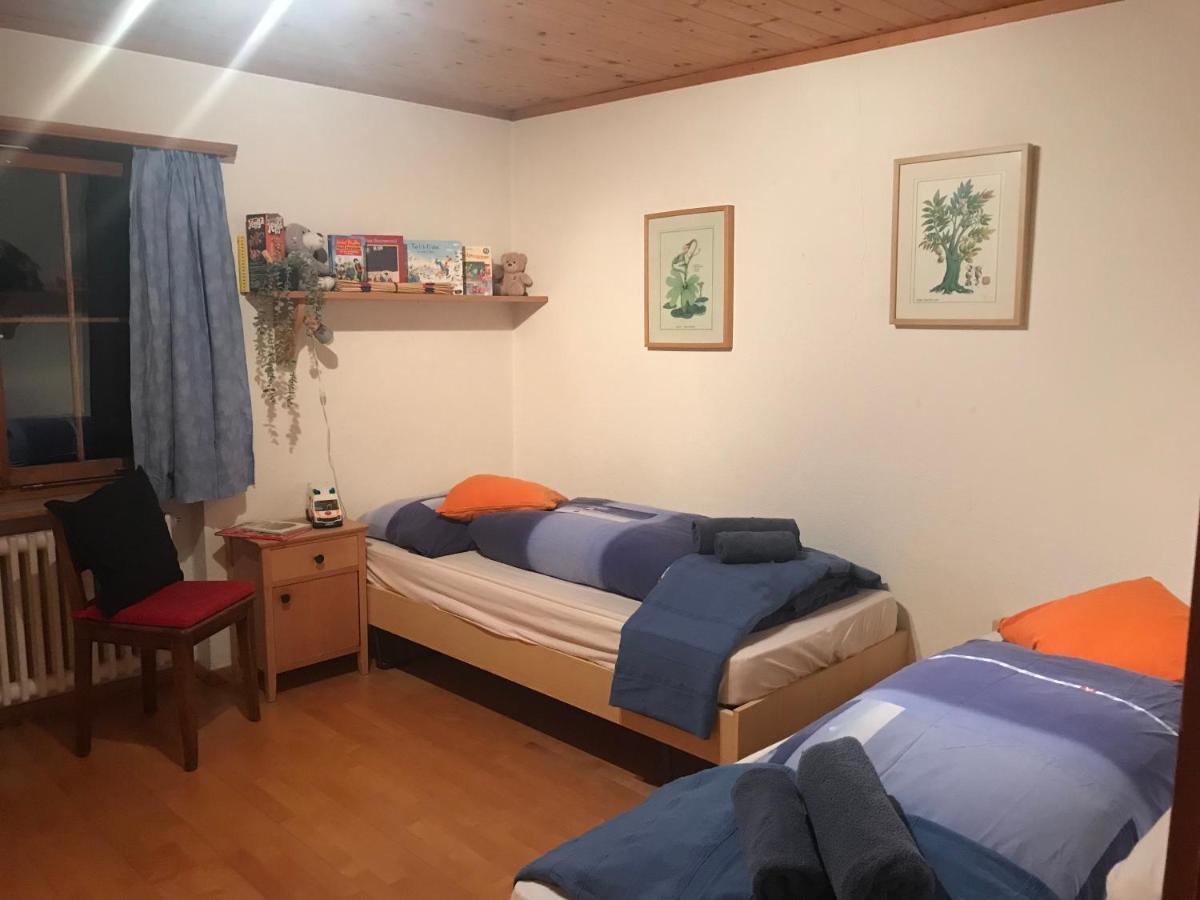 Ferienwohnung Uf Z'Enisch Klosters Bagian luar foto