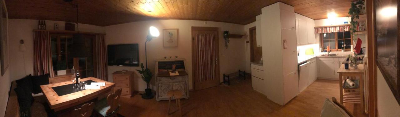 Ferienwohnung Uf Z'Enisch Klosters Bagian luar foto