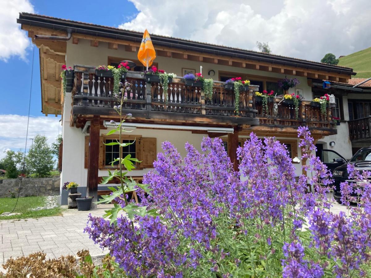 Ferienwohnung Uf Z'Enisch Klosters Bagian luar foto