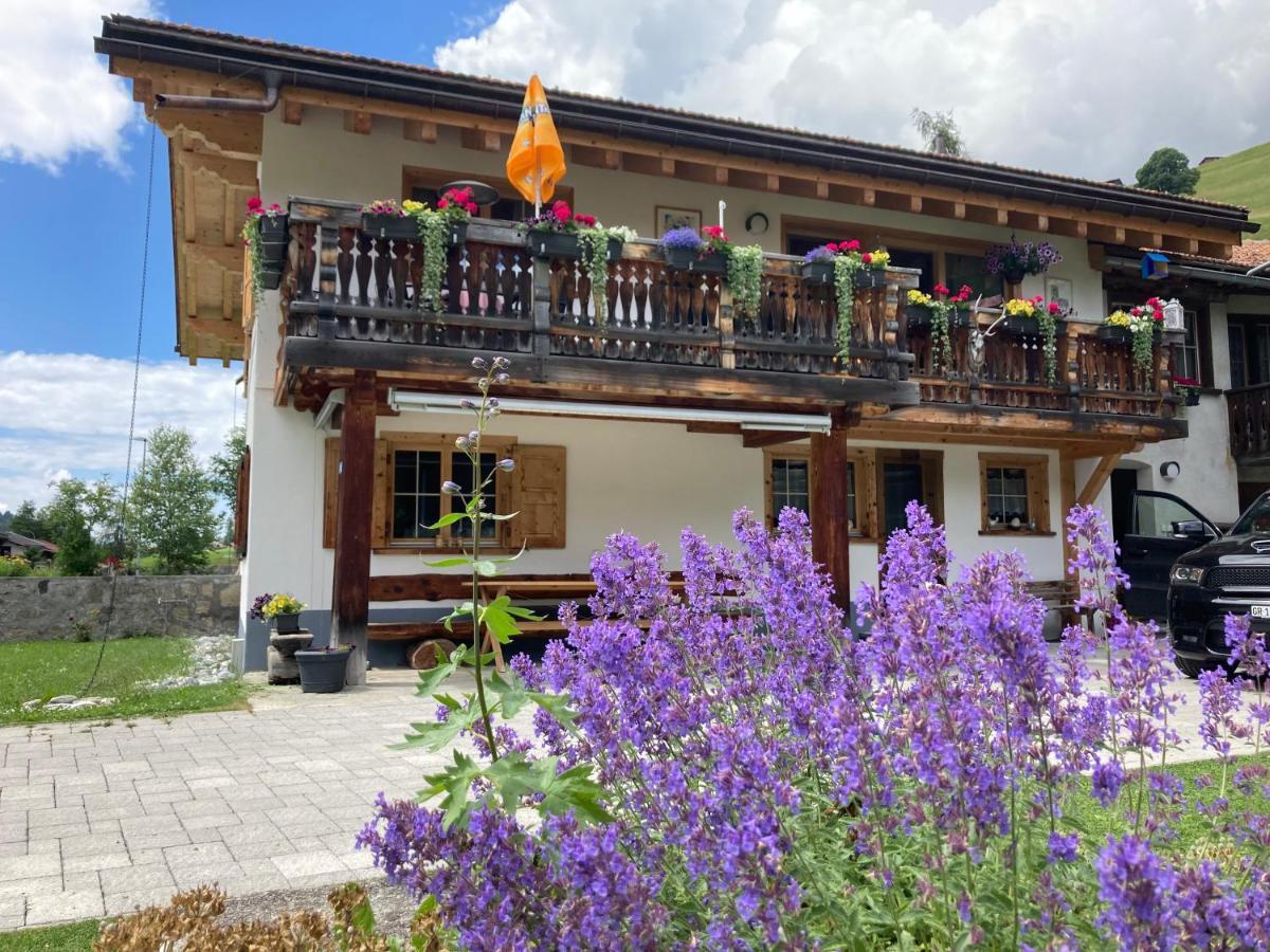 Ferienwohnung Uf Z'Enisch Klosters Bagian luar foto